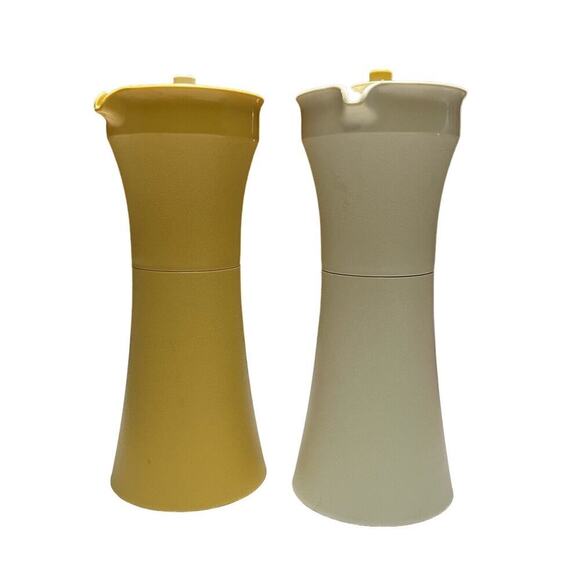 Tupperware Oil and Vinegar Dispensers/Cruets - Picture 1 of 3